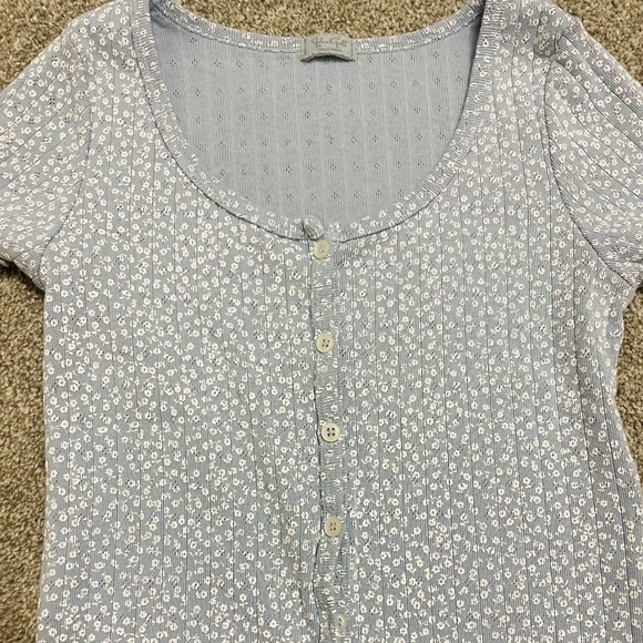 Brandy Melville Other - Brandy Zelly top
